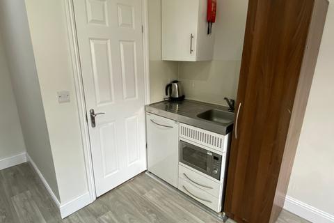 Studio to rent, Room 2 Cantley Gardens Ilford IG2 6QA