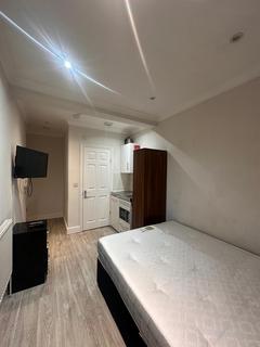 undefined, Room 2 Cantley Gardens Ilford IG2 6QA