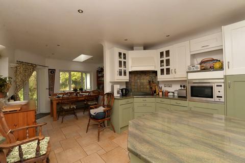 4 bedroom detached house for sale, Osborne Road, New Milton, Hampshire, BH25