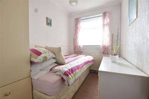 2 Ainsdale Crescent, Royton, Oldham, OL2 6AX
