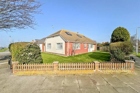 4 bedroom detached bungalow for sale, Lonsdale Avenue, Margate