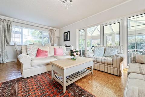 4 bedroom detached bungalow for sale, Lonsdale Avenue, Margate