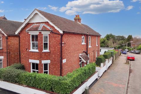 3 bedroom detached house for sale, Manor Road, Tunbridge Wells, Kent
