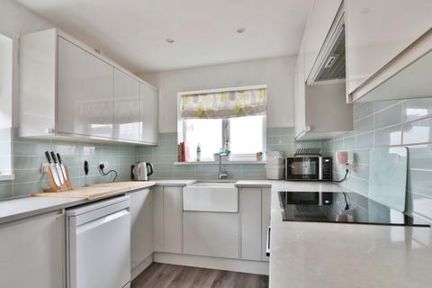 3 bedroom semi-detached house for sale - Brevere Road, Hedon, Hull, HU12 8NX