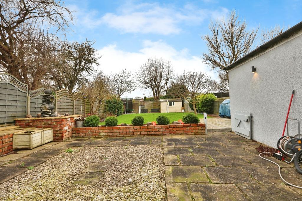 Kirk Road, Preston, Hull, HU12 8UD 3 bed terraced house for sale £199,999