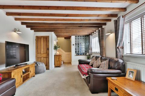 12 Kirk Road, Preston, Hull, HU12 8UD