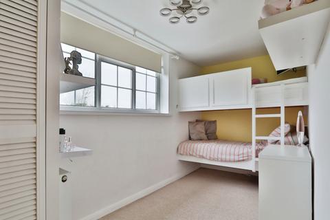 12 Kirk Road, Preston, Hull, HU12 8UD