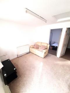 2 bedroom flat to rent, Crowland Avenue, Hayes, Greater London, UB3