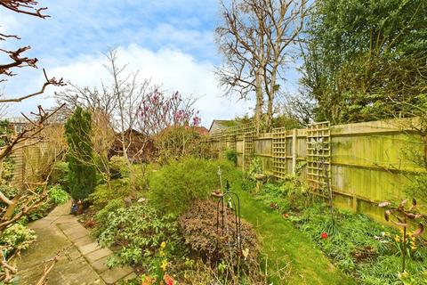 37 Croft Way, Horsham, RH12 2AS