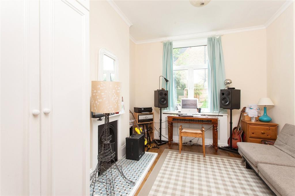 Apartment in London - More