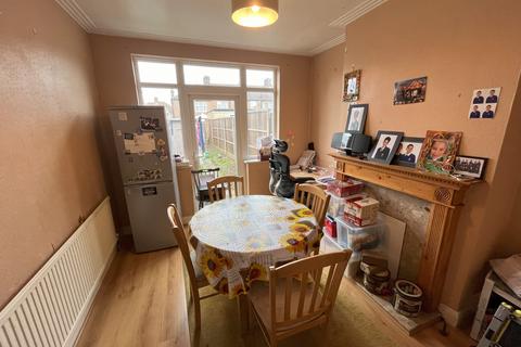 5 bedroom end of terrace house for sale, Trevose Road, Walthamstow, E17