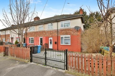 3 bedroom end of terrace house for sale - Risby Grove, Hull, HU6 8PH