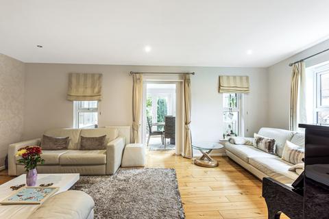 5 bedroom terraced house to rent, Parkland Mead Bromley BR1