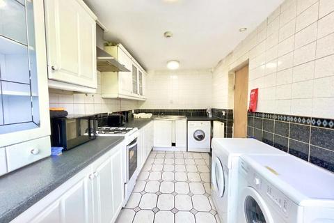 Property for sale, London, W3