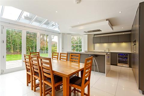 4 bedroom link detached house for sale, Elizabeth Place, Winchester, Hampshire, SO22