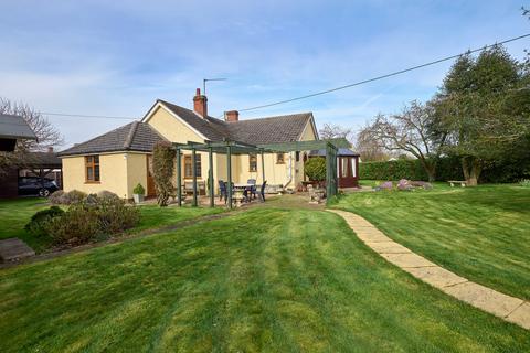 3 bedroom detached bungalow for sale, The Street, Diss IP22