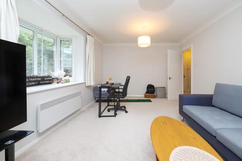2 bedroom flat for sale - Granville Place, Pinner HA5