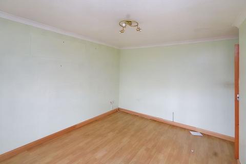 3 bedroom flat for sale, 46 Cuffley Court, Hemel Hempstead, Hertfordshire, HP2 7LS