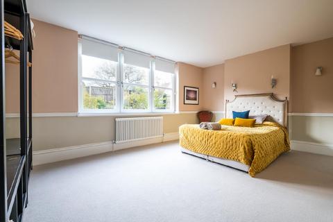 2 bedroom flat for sale, Heathfield Road, Keston