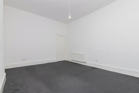 4 bedroom apartment to rent, Oakfield Avenue, Glasgow