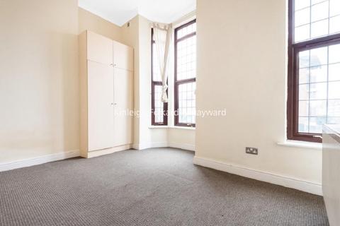 Flat 1, 79 Laleham Road, London, SE6 2JJ