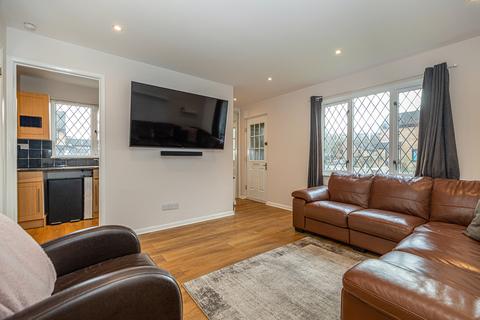 86 Millhouse Drive, Glasgow, G20 0UE