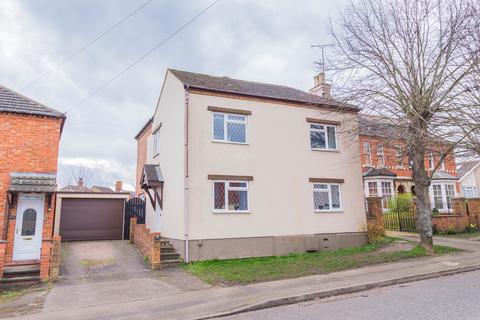 4 bedroom detached house for sale, Finedon Road, Irthlingborough NN9