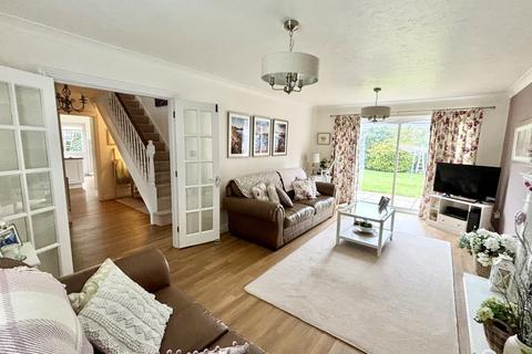 2 Kingcup Close, Broadstone, BH18 9GS