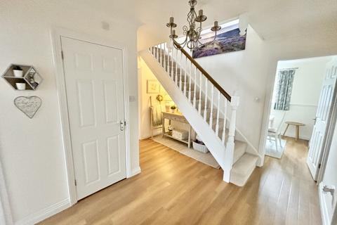 2 Kingcup Close, Broadstone, BH18 9GS