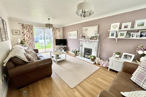 2 Kingcup Close, Broadstone, BH18 9GS