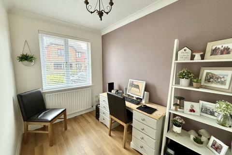 2 Kingcup Close, Broadstone, BH18 9GS