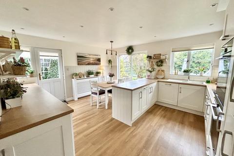 2 Kingcup Close, Broadstone, BH18 9GS