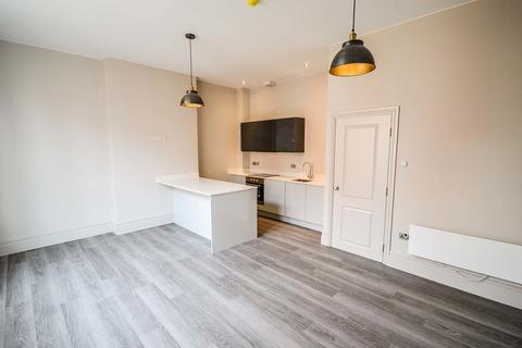 1 bedroom apartment to rent - Kingsway, Altrincham