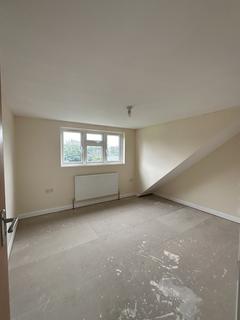 5 bedroom end of terrace house to rent - Epsom Road, Ilford
