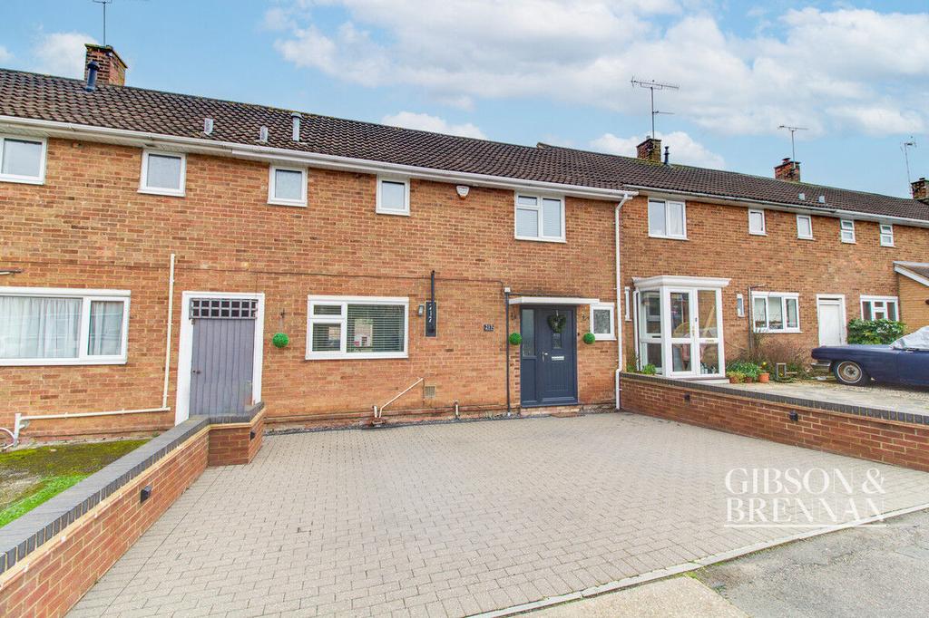 Whitmore Way, Basildon, SS14 3 bed terraced house for sale £360,000