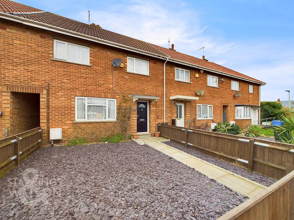 Summerfield Gardens, Lowestoft 3 bed terraced house for sale £200,000