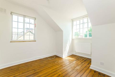 3 bedroom flat for sale, Queens Avenue, Muswell Hill, London, N10