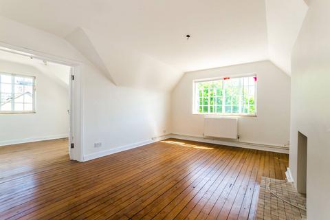 3 bedroom flat for sale, Queens Avenue, Muswell Hill, London, N10
