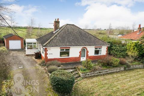 3 bedroom detached bungalow for sale - Brundall Road, Blofield, Norwich