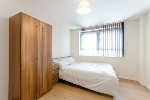 2 bedroom flat to rent, Throwley Way, Sutton, SM1