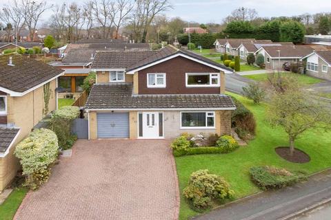 42 Coniston Drive, Holmes Chapel, Crewe, CW4 7LB