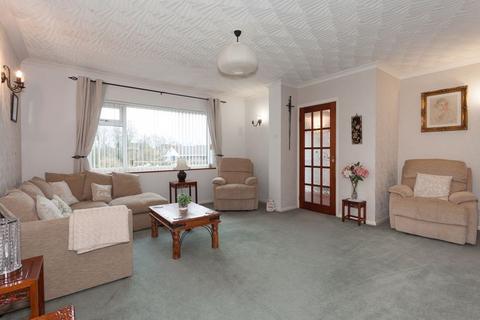42 Coniston Drive, Holmes Chapel, Crewe, CW4 7LB