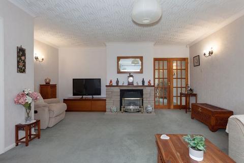 42 Coniston Drive, Holmes Chapel, Crewe, CW4 7LB