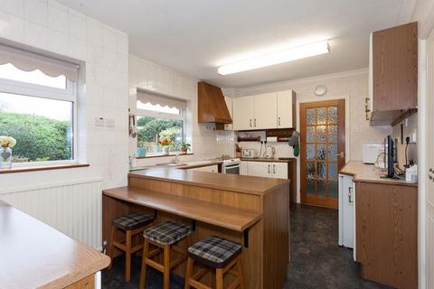 42 Coniston Drive, Holmes Chapel, Crewe, CW4 7LB