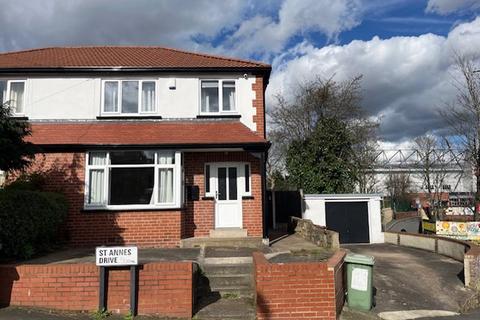 3 bedroom semi-detached house to rent, St. Annes Drive, Leeds