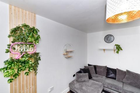 31 Marigold Way, Croydon, CR0 8YB