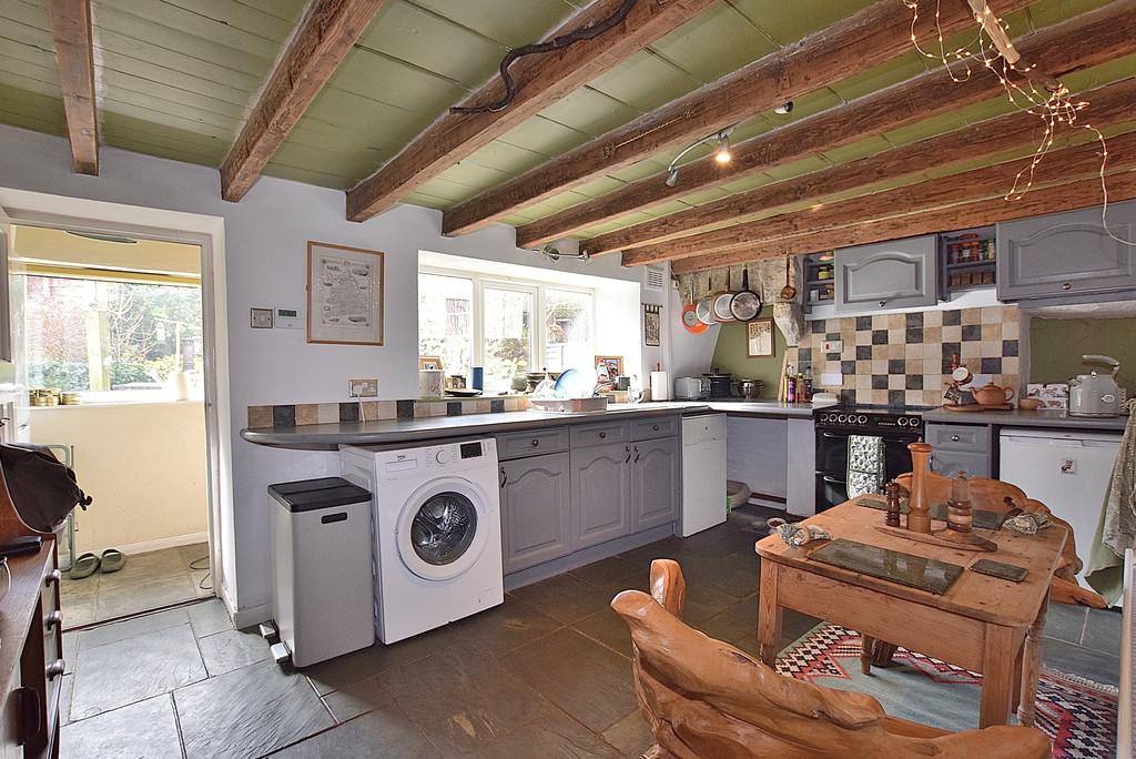 Kitchen 01