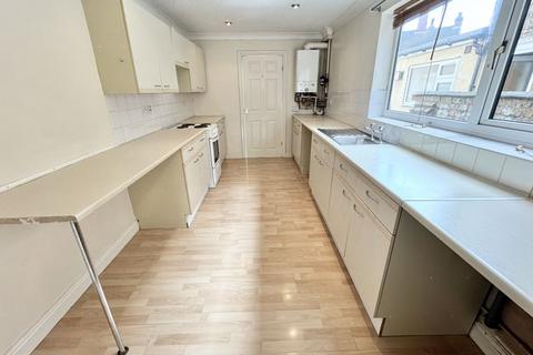 3 bedroom terraced house to rent, St Peters Avenue, Cleethorpes DN35