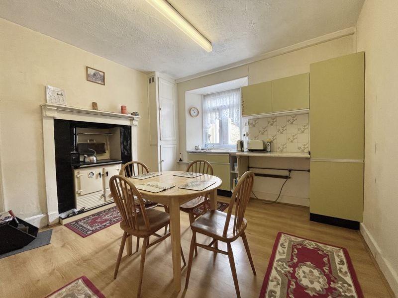Kitchen / Dining...
