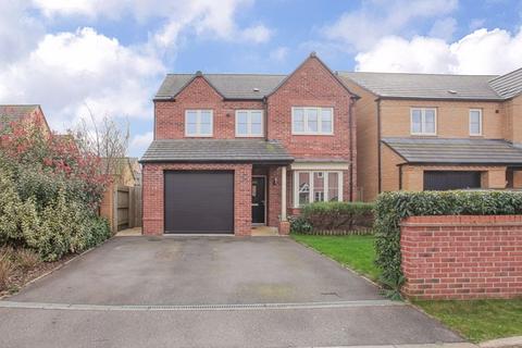 4 bedroom detached house for sale, George Parish Road, Banbury -UPPER CHAIN COMPLETE